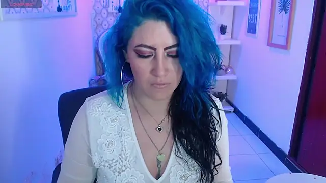 Snapshot of scarleth_blue chatting on March 3, 3:05 am scarleth blue online show from March 3, 3:05 am