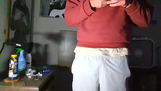 Snapshot of rickyslick123 chatting on March 29, 6:26 am rickyslick123 online show from March 29, 6:26 am