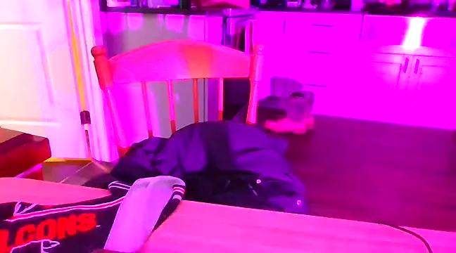 Snapshot of rickyslick123 chatting on December 15, 9:03 am rickyslick123 online show from December 15, 9:03 am