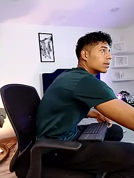 Snapshot of wagz chatting on October 10, 11:55 am wagz online show from October 10, 11:55 am