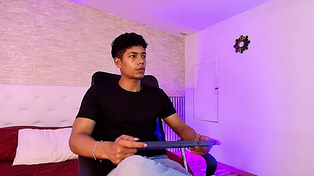 wagz online show from December 2, 11:45 am