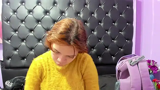 Snapshot of MelanyCarter18 chatting on October 9, 1:11 pm MelanyCarter18 online show from October 9, 1:11 pm