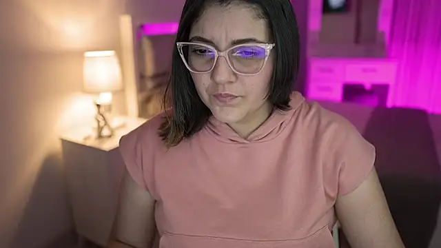 Camilaa bueno online show from December 19, 12:24 am