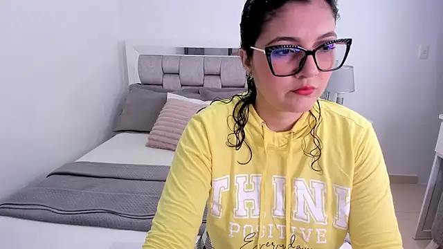 Camilaa bueno online show from May 23, 11:48 pm