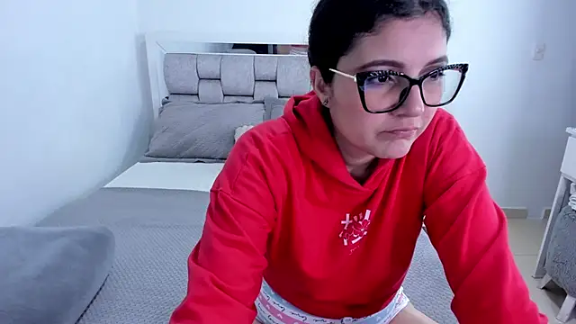 Snapshot of Camilaa_bueno chatting on July 6, 1:45 am Camilaa bueno online show from July 6, 1:45 am