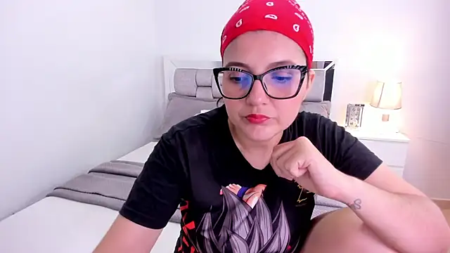 Camilaa bueno online show from April 11, 12:07 am