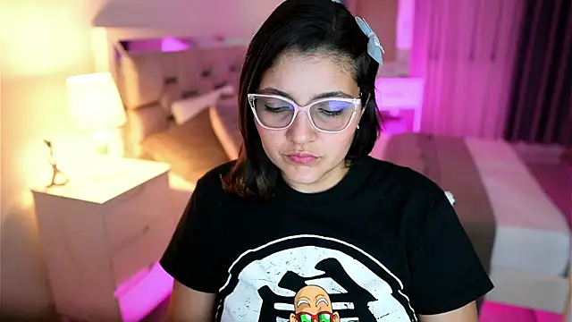 Camilaa bueno online show from March 16, 12:01 am