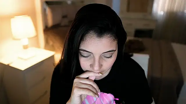 Camilaa bueno online show from October 8, 8:31 pm