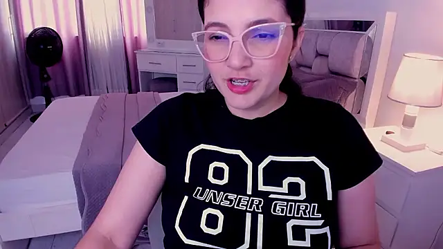 Camilaa bueno online show from March 8, 5:27 pm