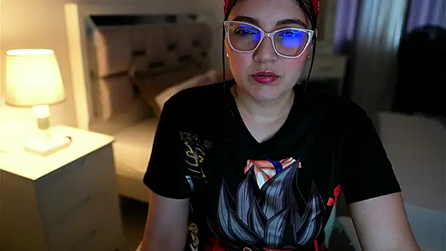 Snapshot of Camilaa_bueno chatting on February 21, 10:34 pm Camilaa bueno online show from February 21, 10:34 pm