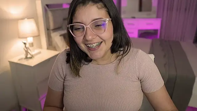 Camilaa bueno online show from January 4, 4:23 am