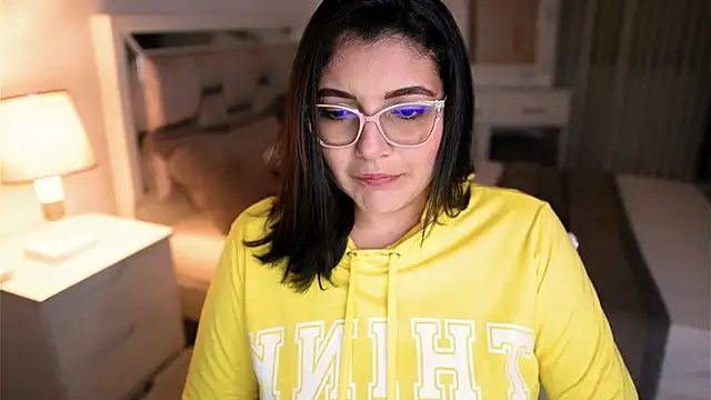 Camilaa bueno online show from October 1, 11:41 pm