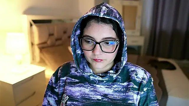 Snapshot of Camilaa_bueno chatting on January 16, 10:58 pm Camilaa bueno online show from January 16, 10:58 pm