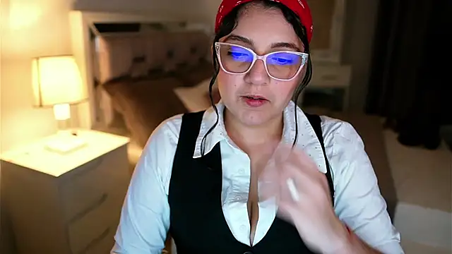 Snapshot of Camilaa_bueno chatting on February 11, 11:15 pm Camilaa bueno online show from February 11, 11:15 pm