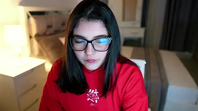 Snapshot of Camilaa_bueno chatting on January 9, 11:00 pm Camilaa bueno online show from January 9, 11:00 pm