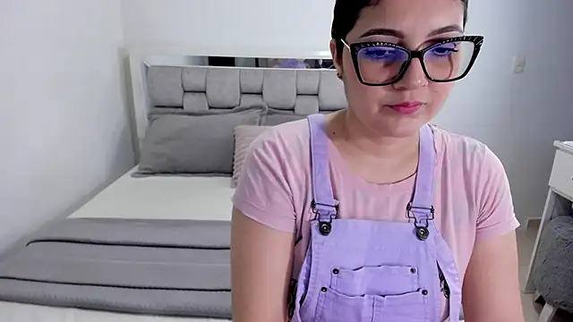 Snapshot of Camilaa_bueno chatting on July 13, 11:26 pm Camilaa bueno online show from July 13, 11:26 pm