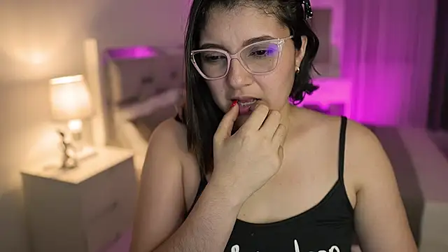 Camilaa bueno online show from January 13, 1:02 am