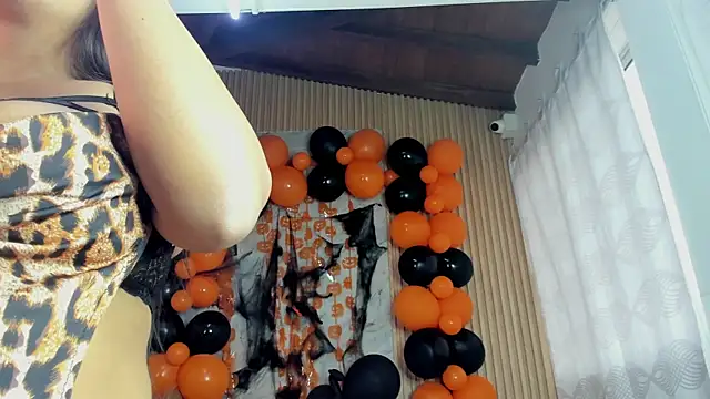 Snapshot of Any_topless chatting on November 1, 11:04 am Any topless online show from November 1, 11:04 am