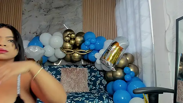 Snapshot of Any_topless chatting on October 7, 11:00 am Any topless online show from October 7, 11:00 am