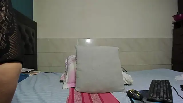 Stephannie  online show from March 22, 8:54 pm