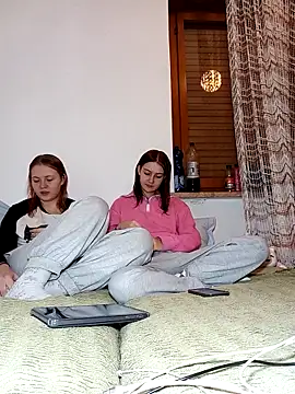 Snapshot of ella_grays chatting on November 23, 5:12 pm ella grays online show from November 23, 5:12 pm