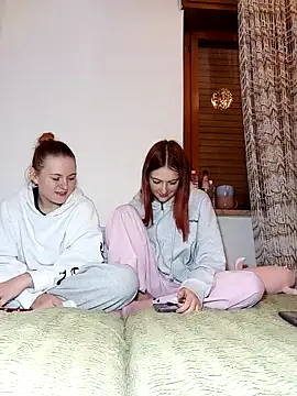 Snapshot of ella_grays chatting on November 28, 6:30 pm ella grays online show from November 28, 6:30 pm