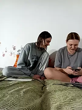 ella grays online show from February 8, 5:10 pm