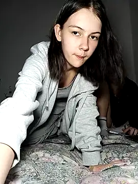 ella grays online show from April 14, 7:08 pm