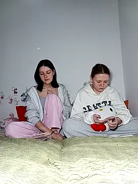 ella grays online show from March 20, 9:05 pm