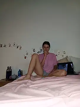 Snapshot of ella_grays chatting on June 30, 5:35 pm ella grays online show from June 30, 5:35 pm