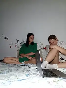 Snapshot of ella_grays chatting on June 14, 7:59 pm ella grays online show from June 14, 7:59 pm