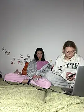 ella grays online show from March 27, 6:42 pm