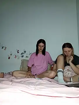 Snapshot of ella_grays chatting on June 4, 4:11 pm ella grays online show from June 4, 4:11 pm