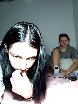 ella grays online show from April 24, 5:04 pm