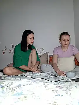 Snapshot of ella_grays chatting on May 22, 5:33 pm ella grays online show from May 22, 5:33 pm