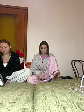 ella grays online show from February 1, 5:00 pm