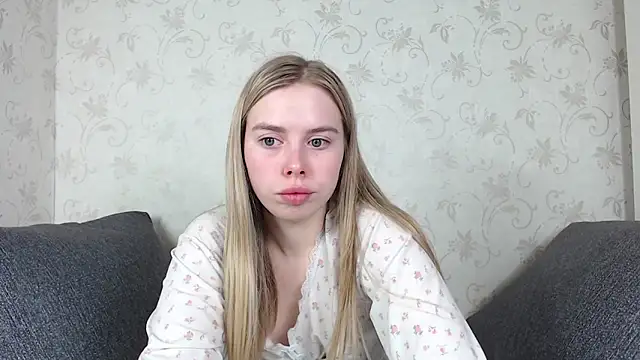 sofiaa here online show from March 23, 12:11 am