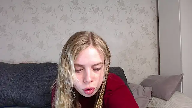 Snapshot of sofiaa_here chatting on February 10, 12:09 am sofiaa here online show from February 10, 12:09 am