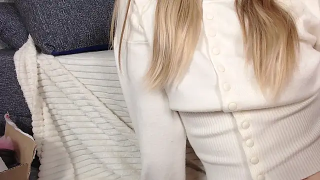 sofiaa here online show from April 7, 12:12 am