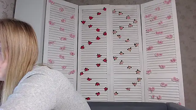 Snapshot of sofiaa_here chatting on January 13, 12:15 am sofiaa here online show from January 13, 12:15 am