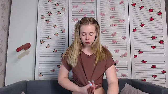 Snapshot of sofiaa_here chatting on January 19, 12:36 am sofiaa here online show from January 19, 12:36 am