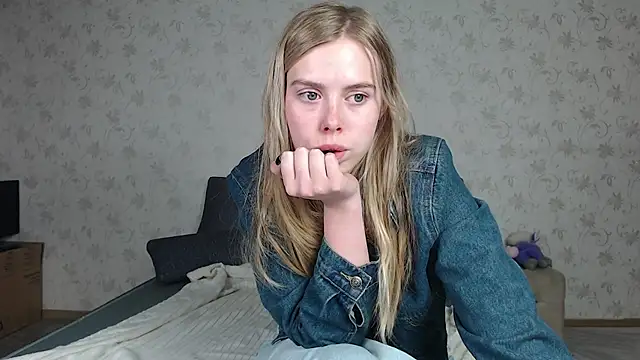 sofiaa here online show from May 21, 11:57 pm