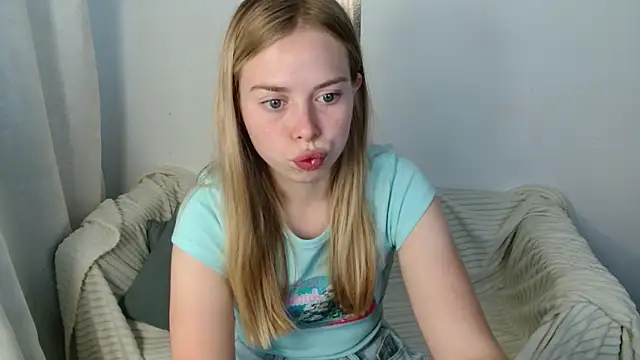 sofiaa here online show from July 6, 12:06 am