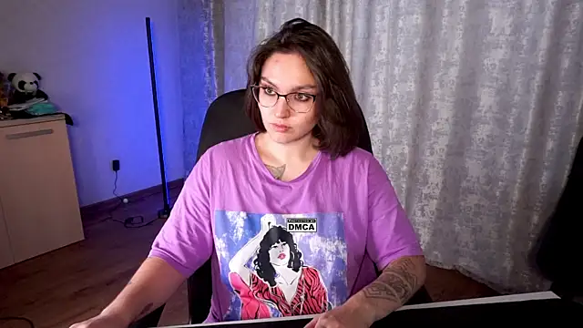 Snapshot of Hoot_owl_cb chatting on October 20, 3:41 am Hoot owl cb online show from October 20, 3:41 am