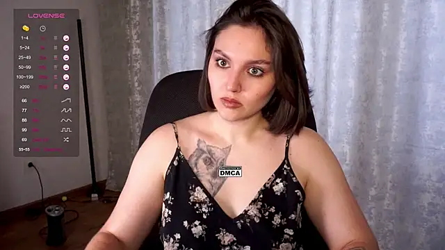 Snapshot of Hoot_owl_cb chatting on October 7, 2:34 am Hoot owl cb online show from October 7, 2:34 am