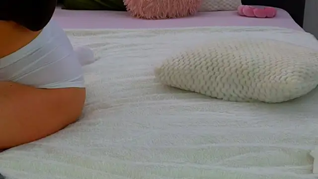 LauraMirage online show from October 10, 7:09 am