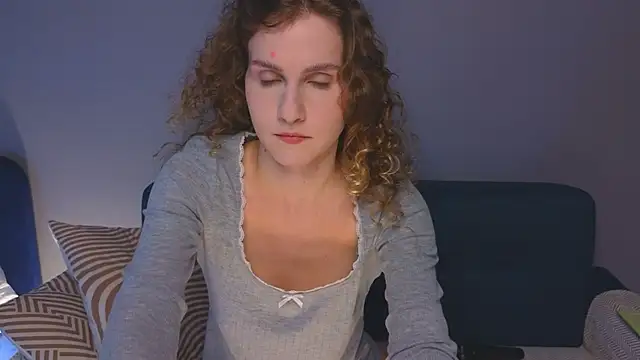 KarinaCurly online show from February 5, 1:15 am