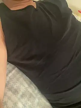 Snapshot of Tratto_bianco002 chatting on December 18, 11:34 am Tratto bianco002 online show from December 18, 11:34 am