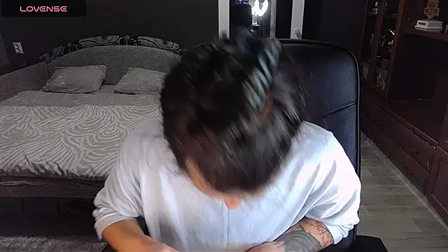 Aria Dl online show from November 4, 5:39 pm