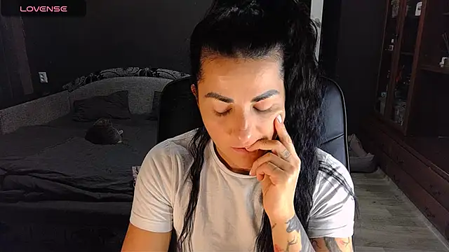 Snapshot of Aria_Dl chatting on December 5, 3:54 pm Aria Dl online show from December 5, 3:54 pm